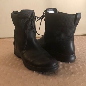 Black Quarter length timberland boots